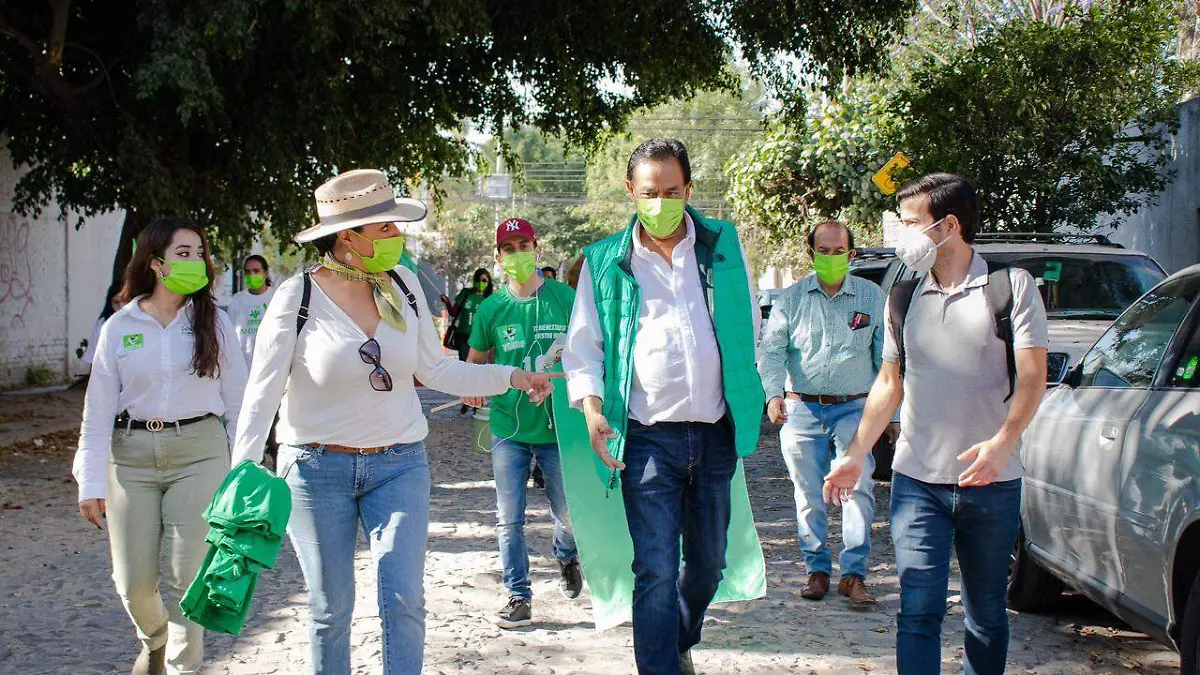 Vecinos de la colonia Seatle exponen sus prblemáticas al candidato Salvador Cosío